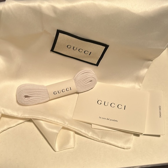 Gucci Supreme Strawberry Sneakers - Picture 7 of 8